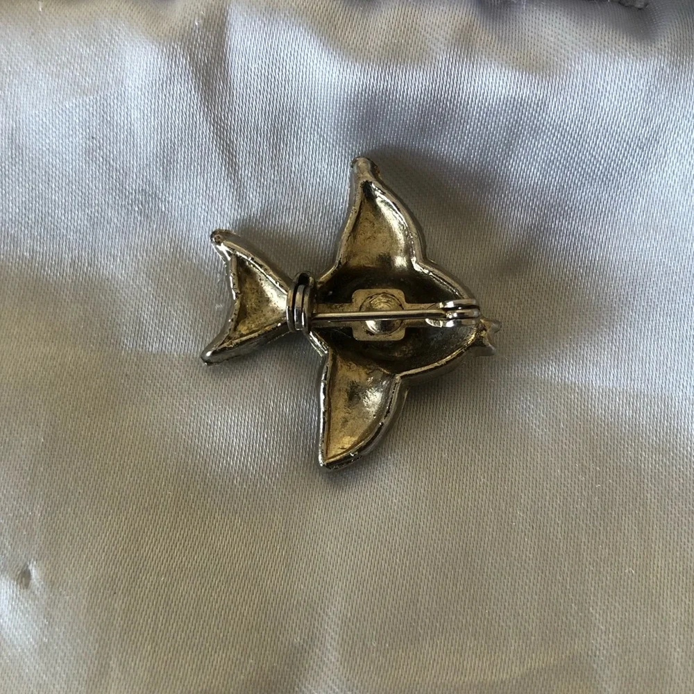 Vintage Silver fish brooch with deco blue - Picture 2 of 2